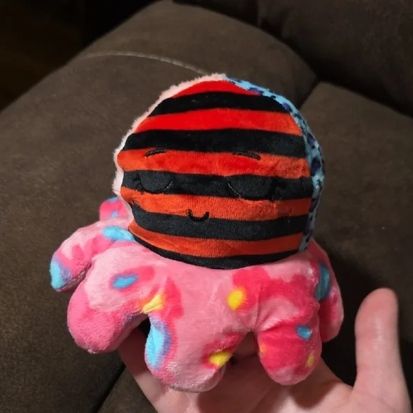 Reversible Plush Octopus Toy - Multicolor - Picture 4 of 5